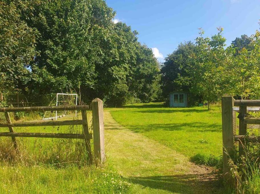 Nature Charm & Fruit Delights, Multi-Generation Celebratory Home -Try, Relax, Repeat - Sellindge Ashford (Kent) Exterior foto